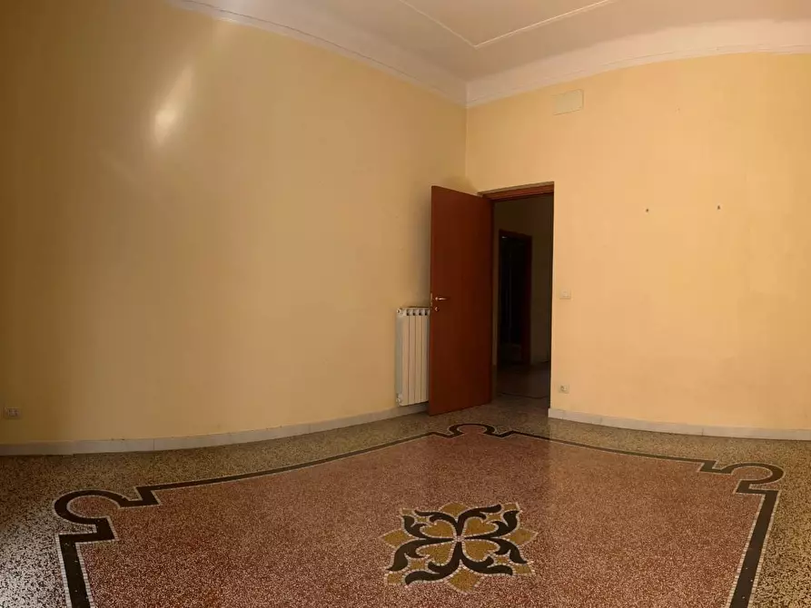 Immagine 12 di Appartamento in vendita  a Savona