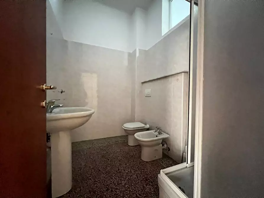 Immagine 17 di Appartamento in vendita  a Savona