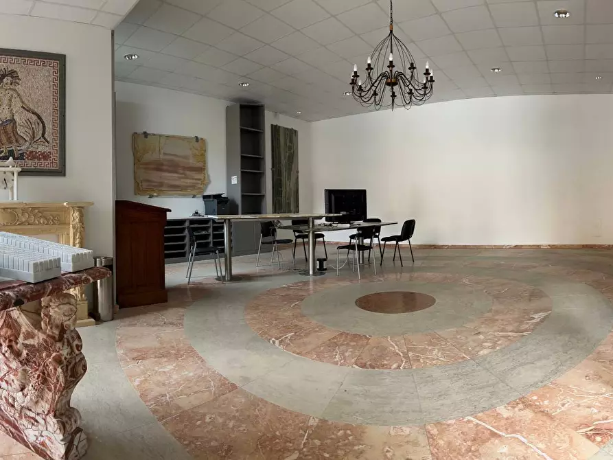 Immagine 1 di Ufficio in affitto  a Savona