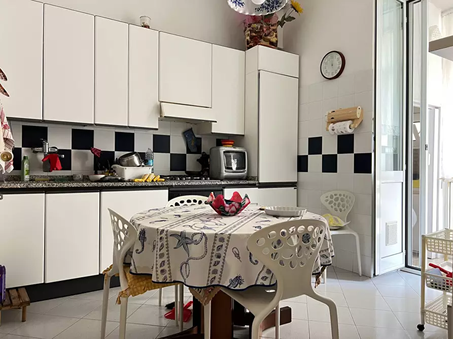 Immagine 8 di Appartamento in vendita  a Savona