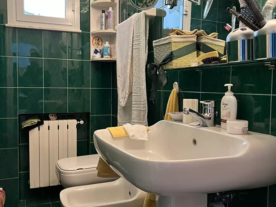 Immagine 18 di Appartamento in vendita  a Savona