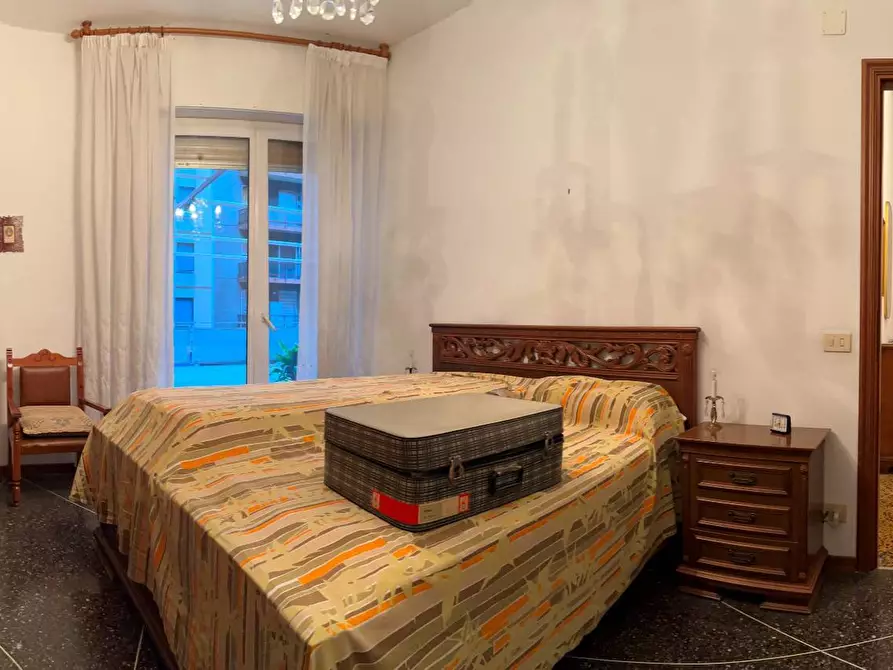 Immagine 17 di Appartamento in vendita  a Savona