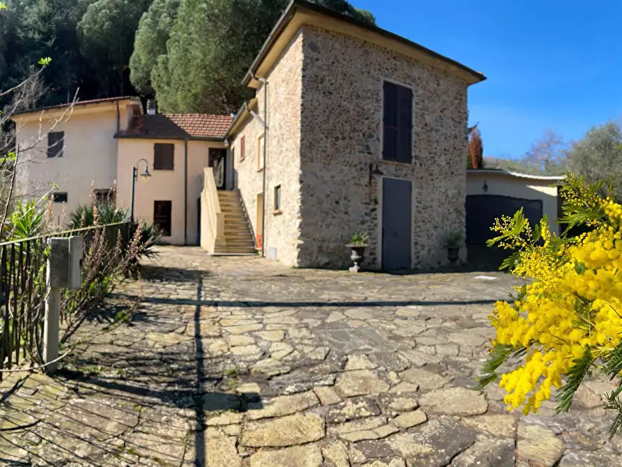 Immagine 1 di Casa indipendente in vendita  a Savona