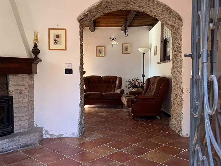 Immagine 2 di Casa indipendente in vendita  a Savona