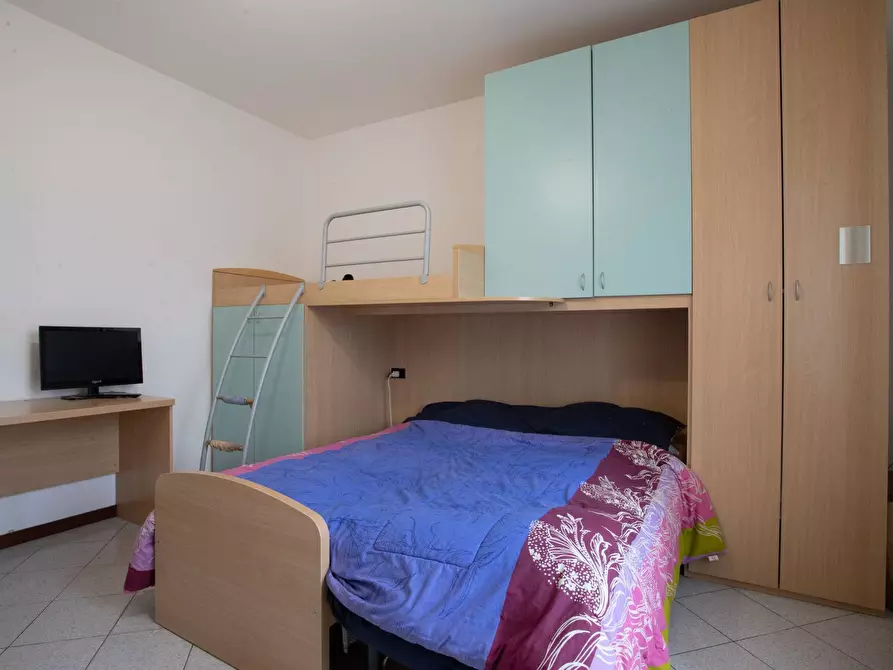 Immagine 12 di Appartamento in vendita  in via emilia romagna a Gabicce Mare