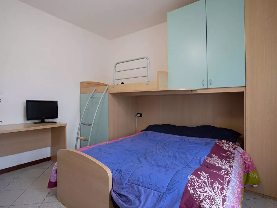 Immagine 14 di Appartamento in vendita  in via emilia romagna a Gabicce Mare