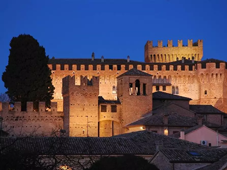 Immagine 1 di Casa indipendente in vendita  in piazza V Novembre a Gradara