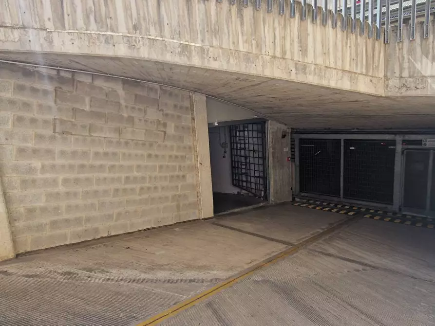 Immagine 3 di Locale commerciale in vendita  in via Sebastiano Caboto a Cattolica