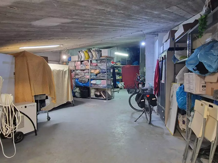 Immagine 9 di Locale commerciale in vendita  in via Sebastiano Caboto a Cattolica