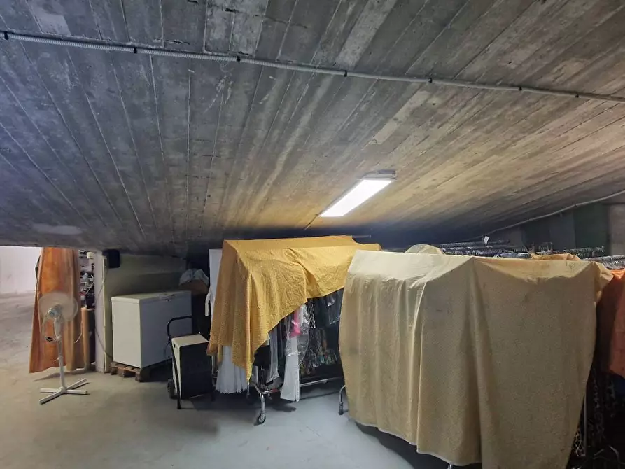 Immagine 13 di Locale commerciale in vendita  in via Sebastiano Caboto a Cattolica