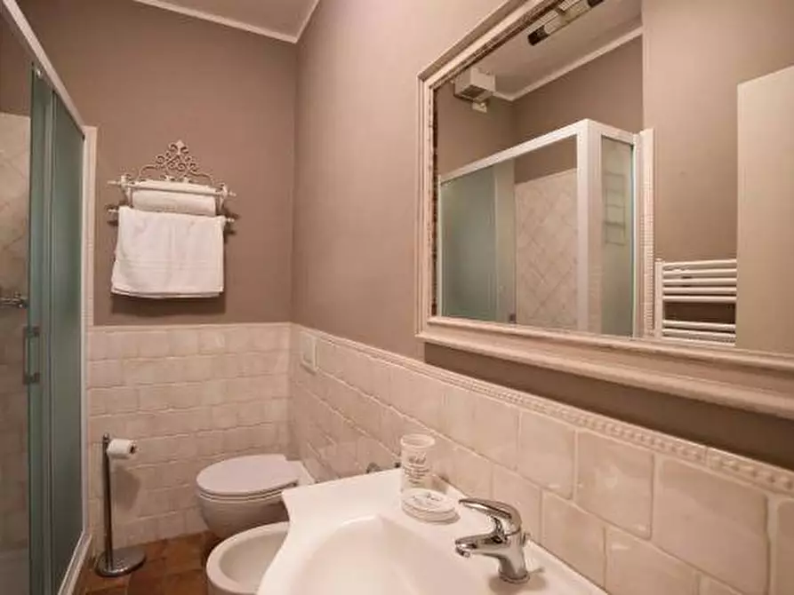 Immagine 22 di Albergo/B&B/Residence in vendita  in piazza V Novembre a Gradara