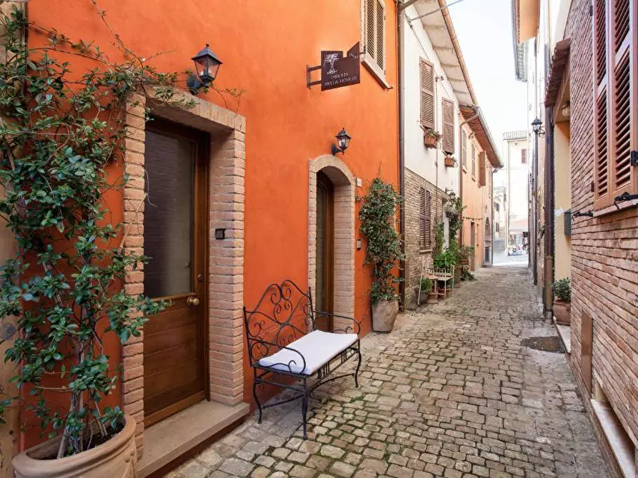 Immagine 4 di Albergo/B&B/Residence in vendita  in piazza V Novembre a Gradara
