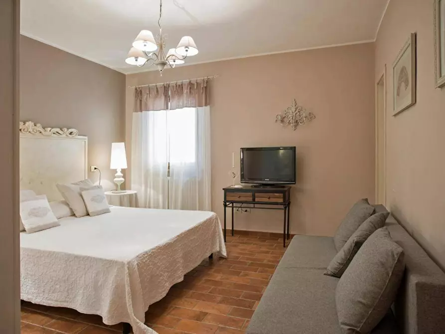 Immagine 13 di Albergo/B&B/Residence in vendita  in piazza V Novembre a Gradara