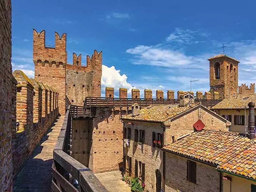 Immagine 2 di Albergo/B&B/Residence in vendita  in piazza V Novembre a Gradara