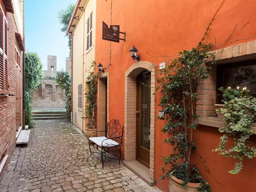 Immagine 24 di Albergo/B&B/Residence in vendita  in piazza V Novembre a Gradara