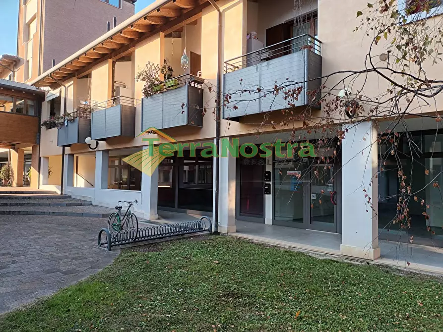 Immagine 2 di Attività commerciale in vendita  in Borgo Coricama a Maniago