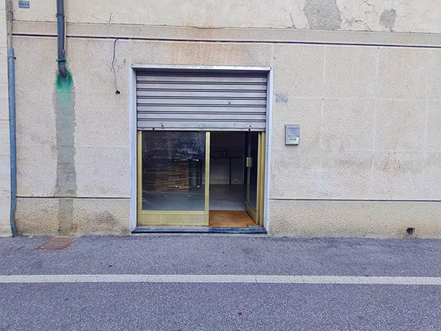 Immagine 6 di Negozio in vendita  a Ciserano