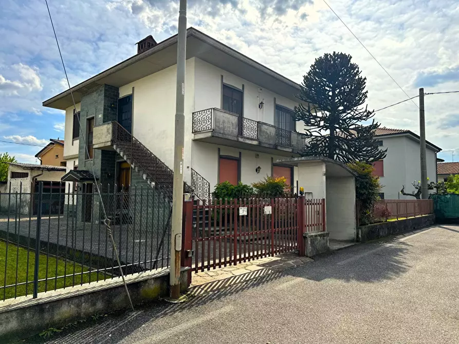 Immagine 1 di Villa in vendita  in Via Torquato Tasso a Verdellino