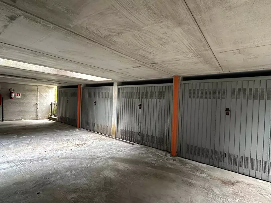 Immagine 1 di Box auto in vendita  in Largo Giovanni Falcone a Verdellino