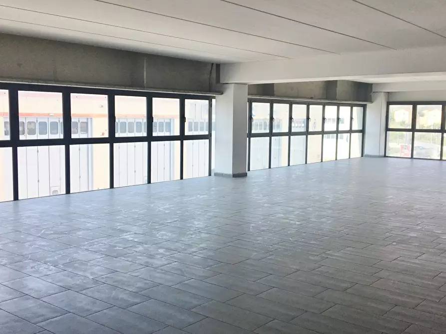 Immagine 4 di Laboratorio in affitto  in via di Mezzogiorno a Viareggio