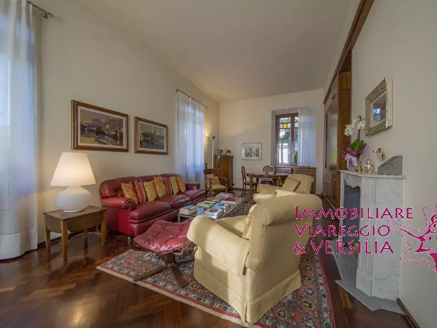 Immagine 14 di Villa in vendita  in via Siena a Camaiore