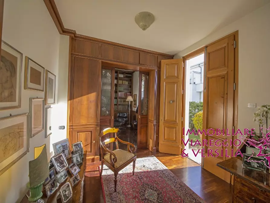 Immagine 16 di Villa in vendita  in via Siena a Camaiore