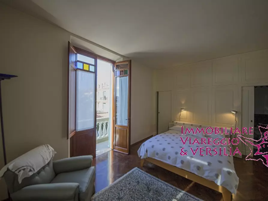 Immagine 18 di Villa in vendita  in via Siena a Camaiore