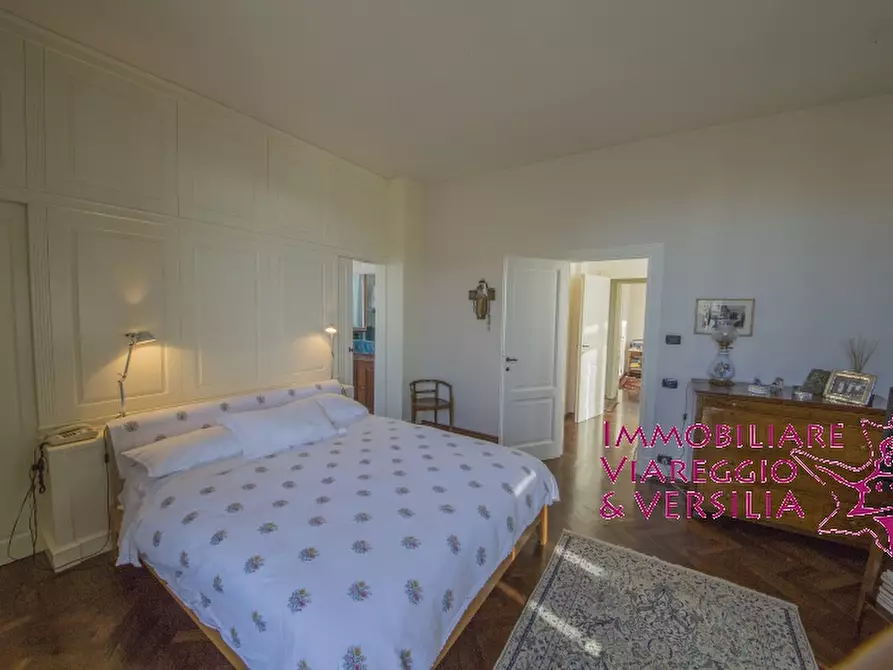 Immagine 22 di Villa in vendita  in via Siena a Camaiore