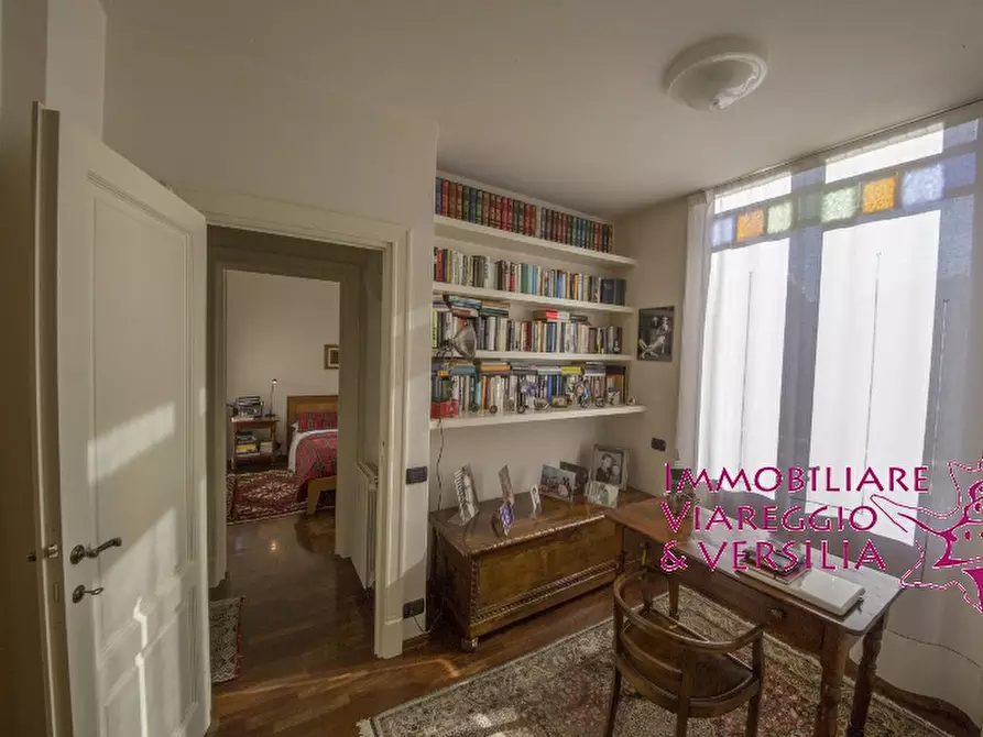 Immagine 24 di Villa in vendita  in via Siena a Camaiore