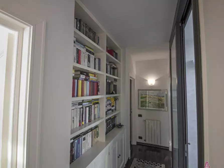 Immagine 28 di Villa in vendita  in via Siena a Camaiore