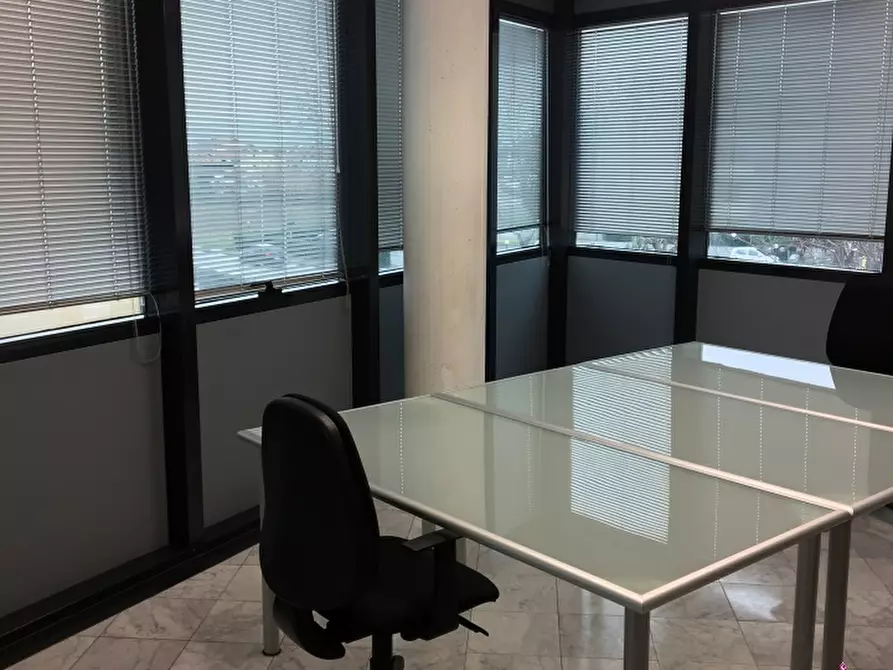 Immagine 4 di Capannone industriale in affitto  in via Tobino a Viareggio