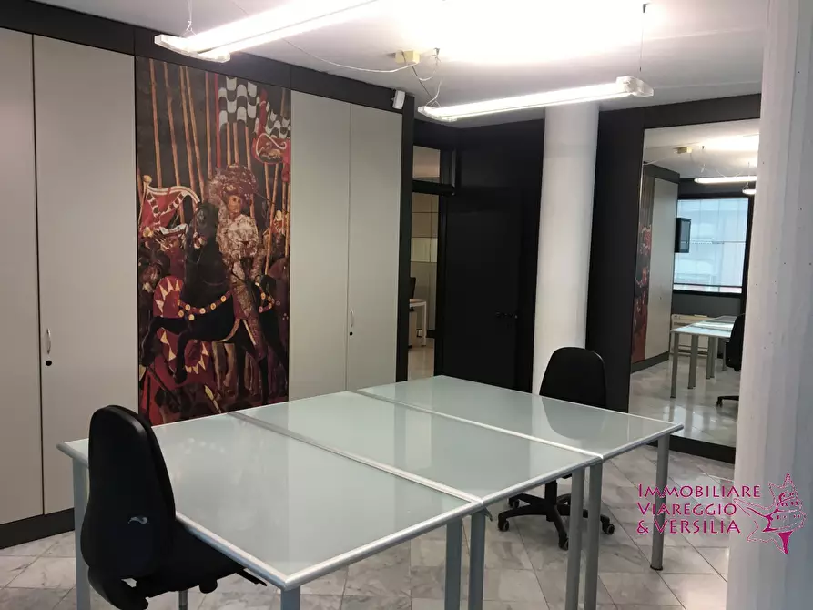 Immagine 8 di Capannone industriale in affitto  in via Tobino a Viareggio