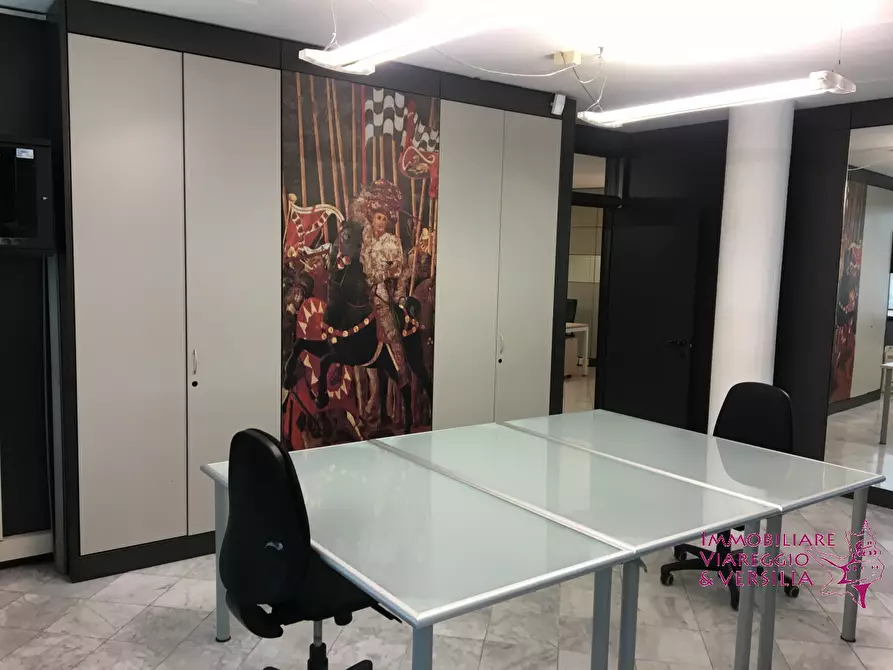 Immagine 9 di Capannone industriale in affitto  in via Tobino a Viareggio