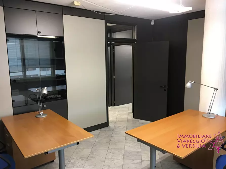 Immagine 23 di Capannone industriale in affitto  in via Tobino a Viareggio