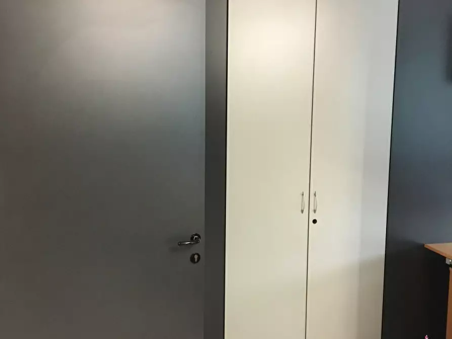 Immagine 25 di Capannone industriale in affitto  in via Tobino a Viareggio