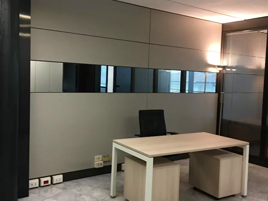 Immagine 27 di Capannone industriale in affitto  in via Tobino a Viareggio