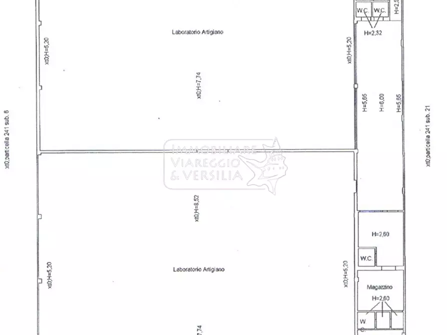 Immagine 1 di Magazzino in vendita  in Le Bocchette a Camaiore