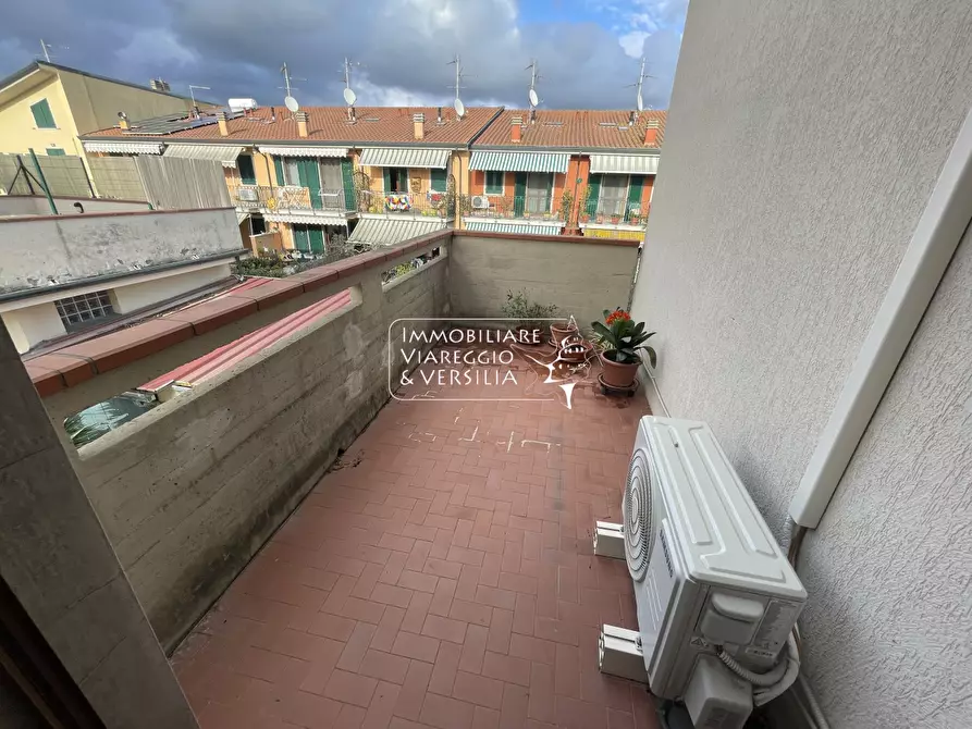 Immagine 30 di Casa bifamiliare in vendita  in via della Portichina a Viareggio