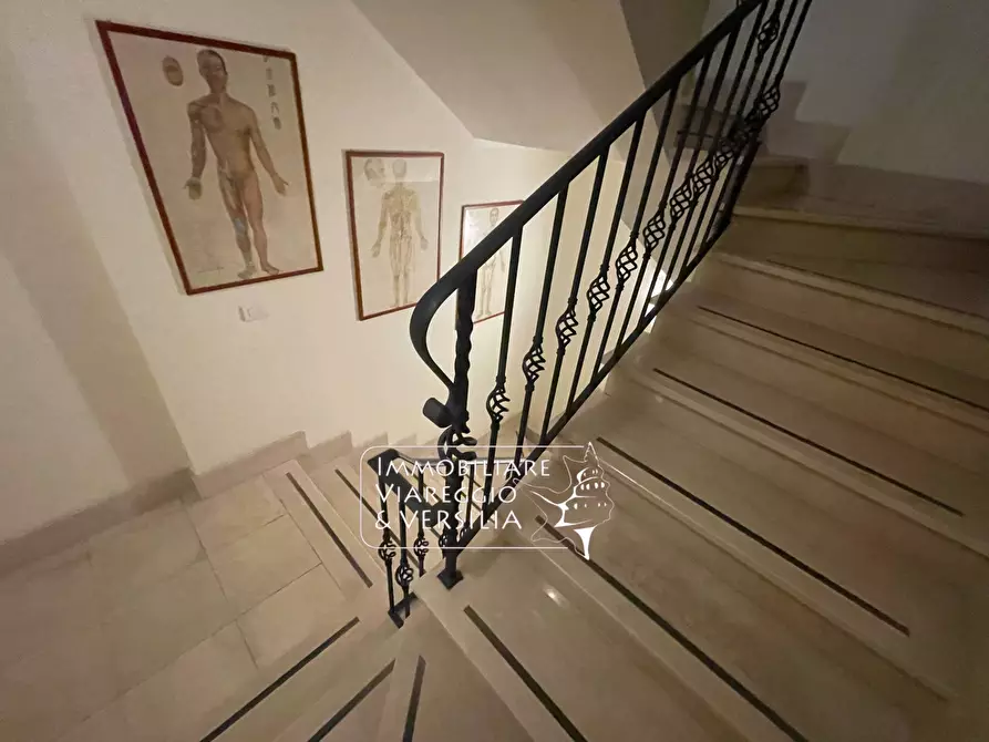 Immagine 4 di Appartamento in vendita  in via Cesare Battisti a Viareggio