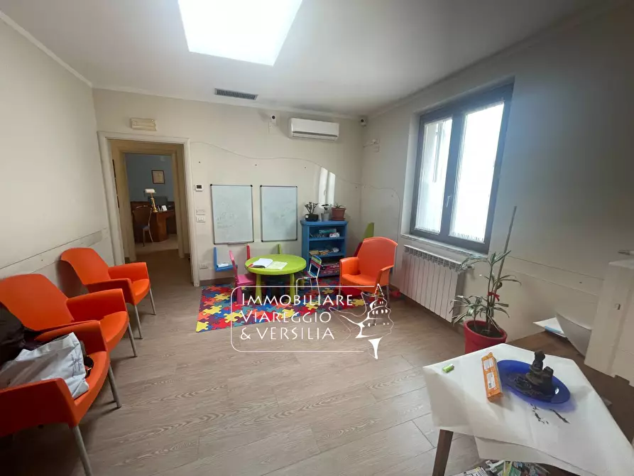 Immagine 7 di Appartamento in vendita  in via Cesare Battisti a Viareggio