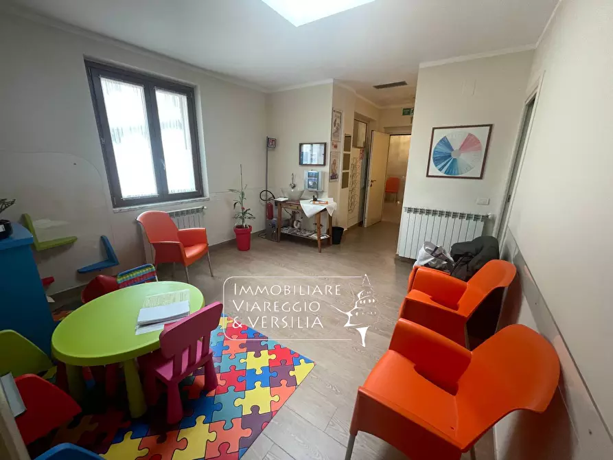 Immagine 8 di Appartamento in vendita  in via Cesare Battisti a Viareggio