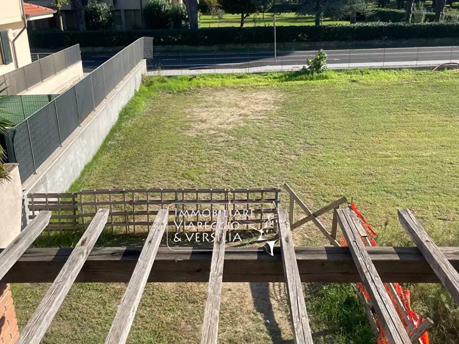 Immagine 2 di Villetta a schiera in vendita  in via delle serre a Camaiore