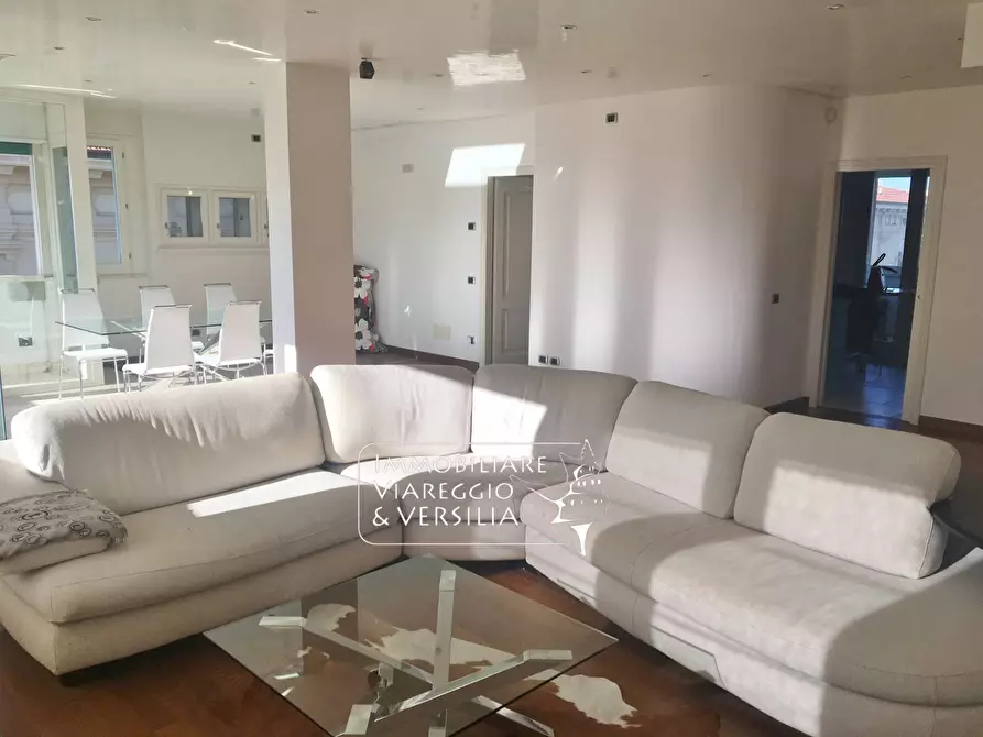 Immagine 3 di Attico in affitto  in via Mentana a Viareggio