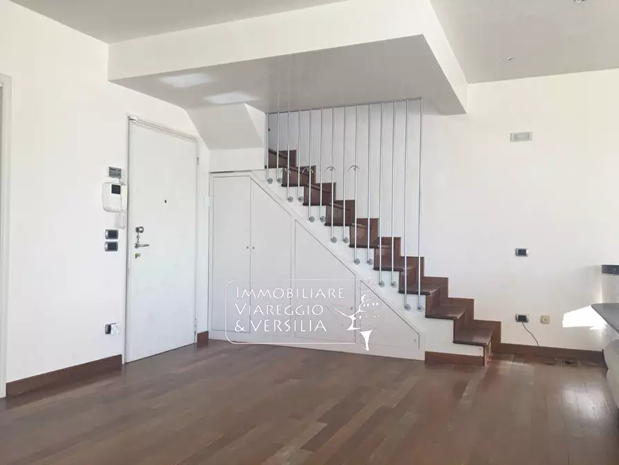 Immagine 11 di Attico in affitto  in via Mentana a Viareggio