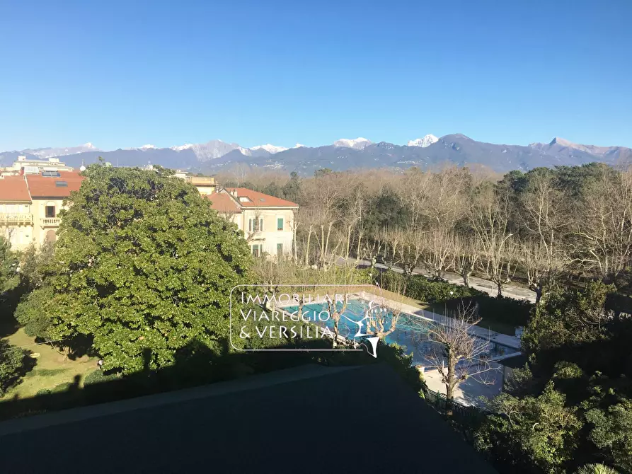 Immagine 15 di Attico in affitto  in via Mentana a Viareggio