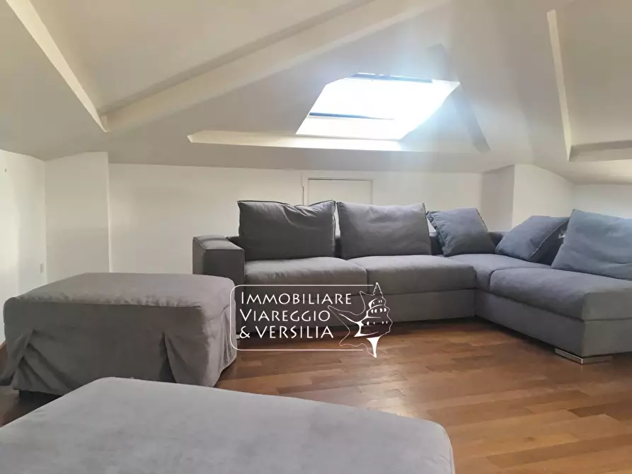 Immagine 19 di Attico in affitto  in via Mentana a Viareggio