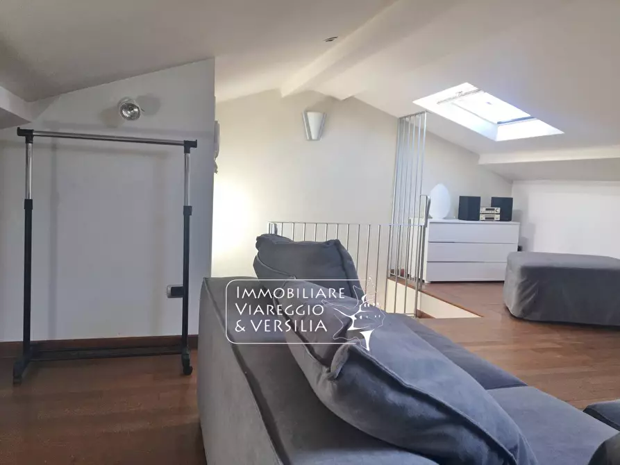 Immagine 20 di Attico in affitto  in via Mentana a Viareggio