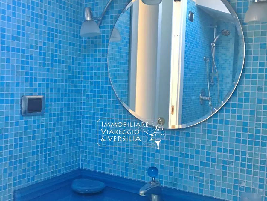 Immagine 26 di Attico in affitto  in via Mentana a Viareggio