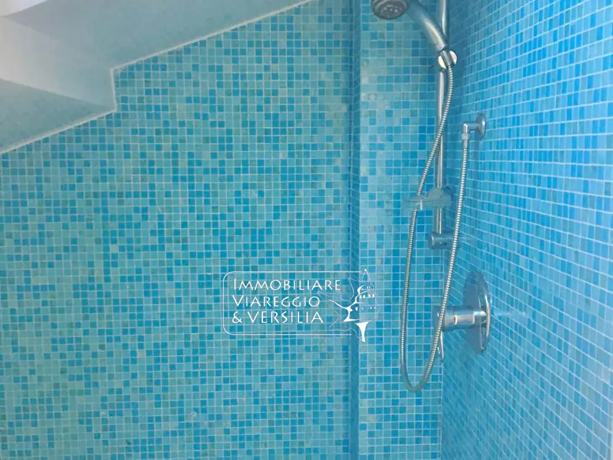 Immagine 27 di Attico in affitto  in via Mentana a Viareggio