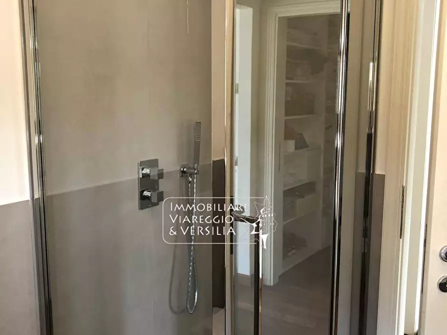 Immagine 23 di Attico in affitto  in via Mentana a Viareggio